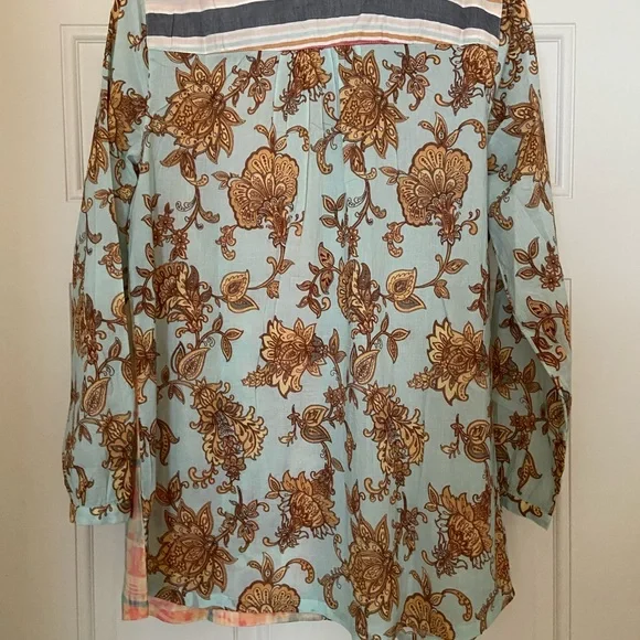 Womens size M(10-12) blouse from Soft Surroundings NWT - Picture 3 of 6